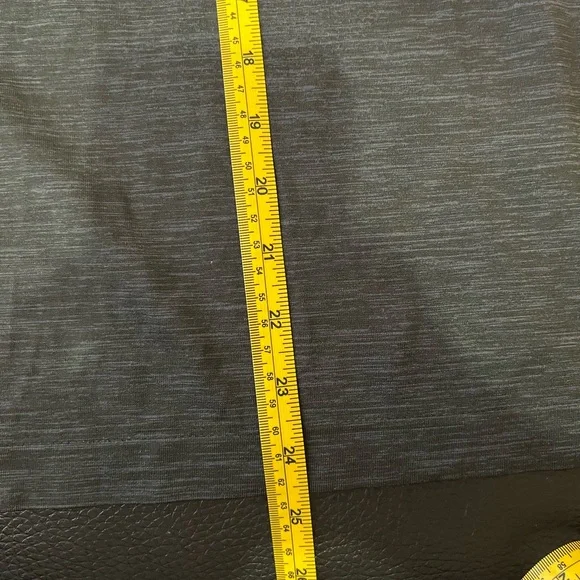 Lululemon Men’ Black and Gray Metal Vent Sleeveless Tank Top - Picture 4 of 4